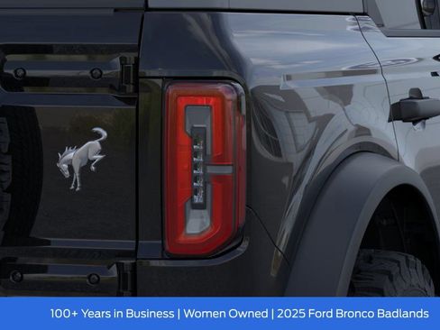 New 2025 Ford Bronco Badlands image 25
