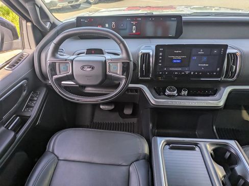 Used 2025 Ford Expedition Max Platinum w/ Stealth Performance Package AWD/4WD image 19