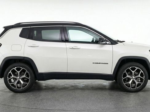 Used 2025 Jeep Compass Limited AWD/4WD image 11