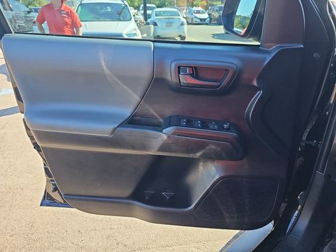 Used 2020 Toyota Tacoma SR w/ SR Convenience Package RWD image 30