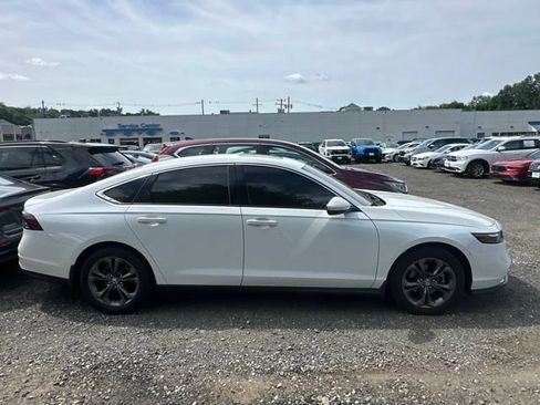 Used 2023 Honda Accord EX image 2
