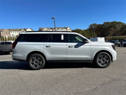 New 2025 Ford Expedition Max Active image 8