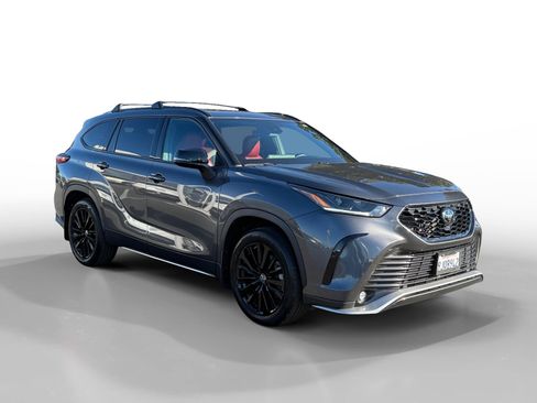 Used 2023 Toyota Highlander XSE image 7