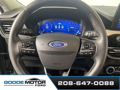 Used 2022 Ford Escape SEL w/ Technology Package AWD/4WD image 14