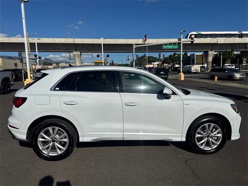 Used 2023 Audi Q3 2.0T Premium image 4