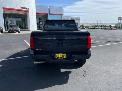 Used 2024 Toyota Tacoma SR5 AWD/4WD image 4