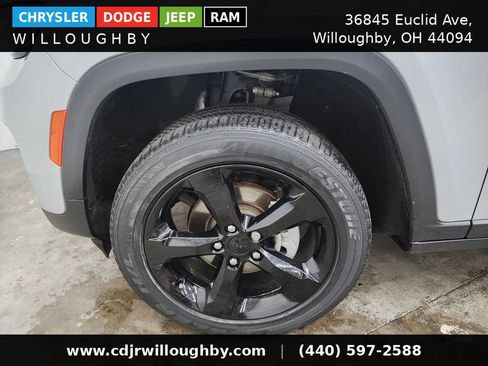 Used 2023 Jeep Grand Cherokee Altitude AWD/4WD image 41