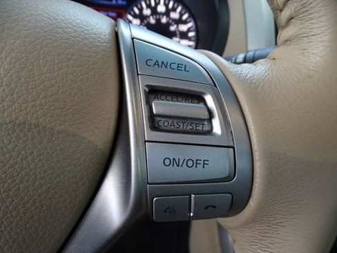 Used 2015 Nissan Altima 2.5 SV w/ Convenience Package FWD image 8