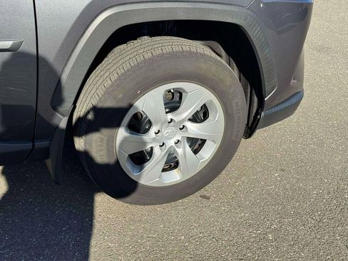 Used 2023 Toyota RAV4 LE image 9