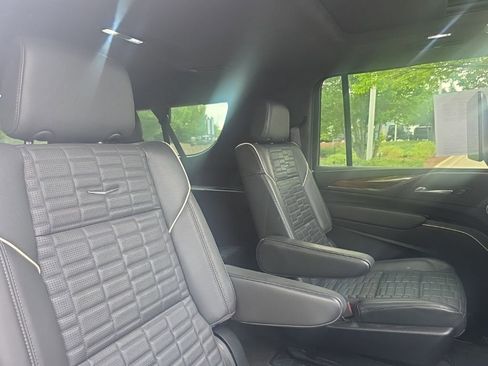 Used 2024 Cadillac Escalade ESV Sport Platinum AWD/4WD image 15