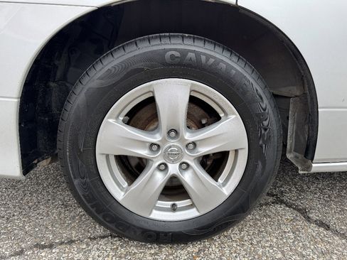 Used 2015 Nissan Quest SV image 9