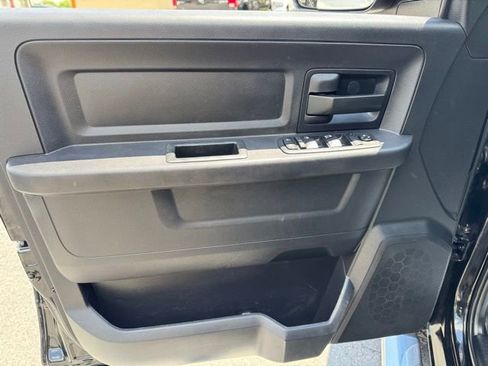 Used 2017 RAM 2500 Tradesman w/ Chrome Appearance Group AWD/4WD image 11