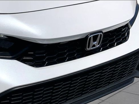 Used 2025 Honda Civic Sport image 29