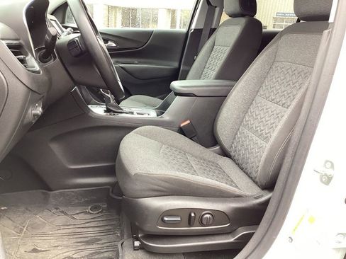 Used 2024 Chevrolet Equinox LT w/ LPO, Floor Liner Package FWD image 18
