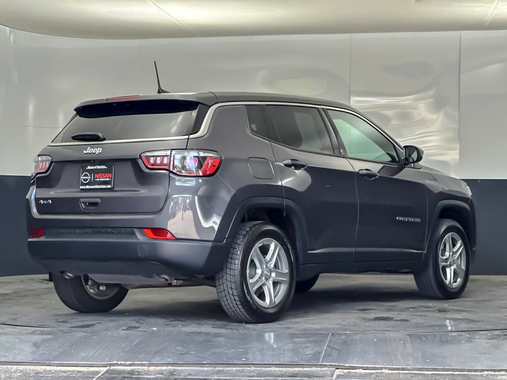Used 2024 Jeep Compass Sport AWD/4WD image 3