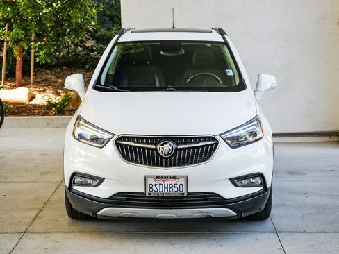 Used 2019 Buick Encore Essence FWD image 2