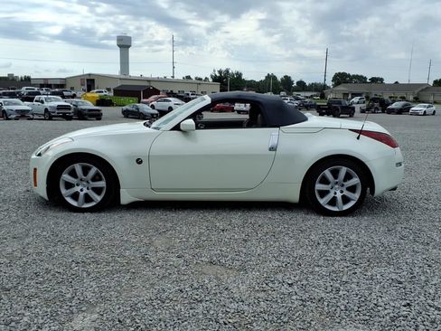 Used 2004 Nissan 350Z Touring RWD image 8
