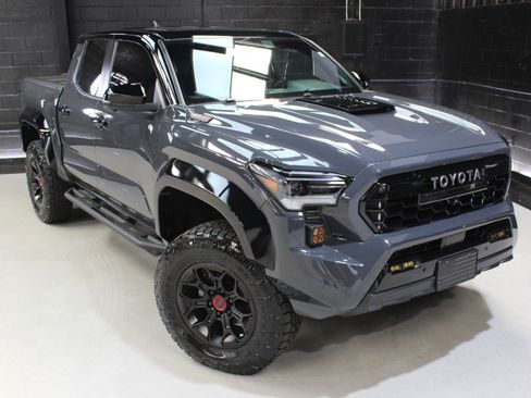 Used 2025 Toyota Tacoma TRD Pro image 10