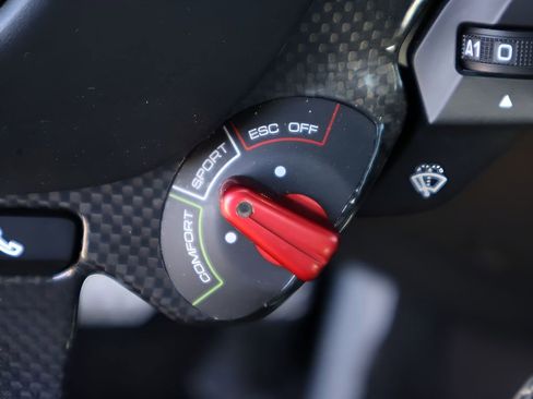 Used 2020 Ferrari Portofino RWD image 40
