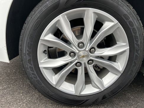 Used 2025 Chevrolet Malibu LT image 37