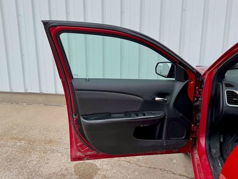 Used 2014 Dodge Avenger SE image 14