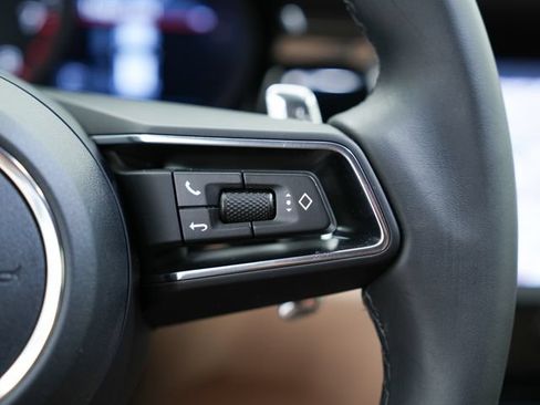 Certified 2026 Porsche Macan AWD/4WD image 14