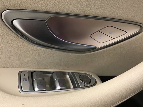 Used 2022 Mercedes-Benz E 350 4MATIC Sedan w/ AMG Line Exterior image 32