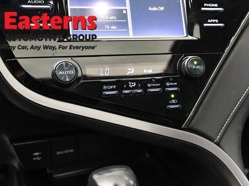 Used 2019 Toyota Camry SE FWD image 20