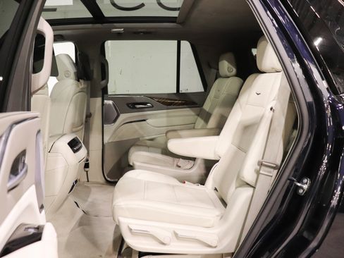 Used 2023 Cadillac Escalade Sport Platinum AWD/4WD image 17