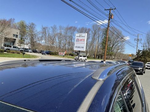 Used 2017 Chrysler Pacifica Touring-L Plus FWD image 10