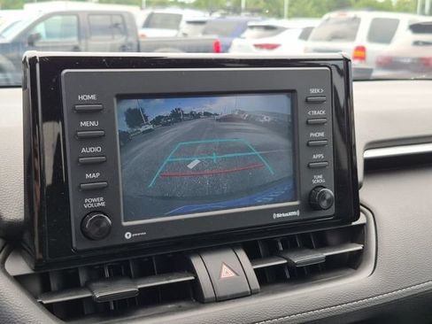 Used 2022 Toyota RAV4 LE FWD image 25