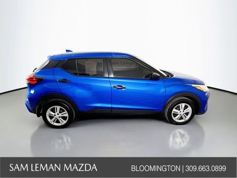 Used 2022 Nissan Kicks S image 8