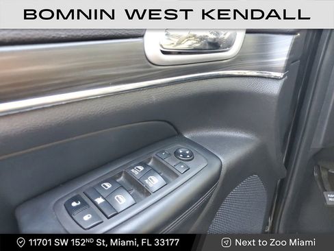 Used 2021 Jeep Grand Cherokee Limited w/ Luxury Group II image 17