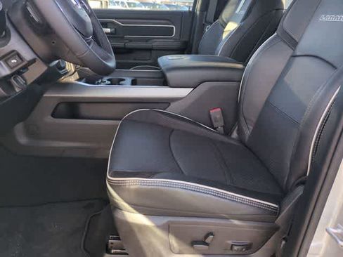 New 2026 RAM 2500 Laramie AWD/4WD image 16