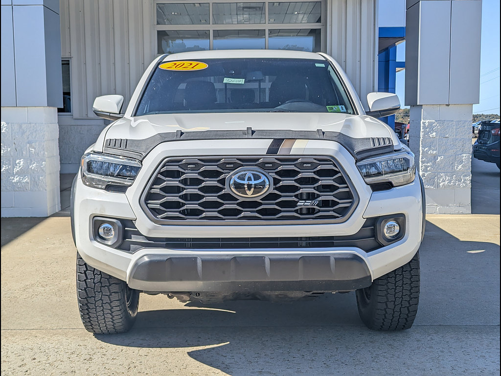 Used 2021 Toyota Tacoma TRD Off-Road AWD/4WD image 11