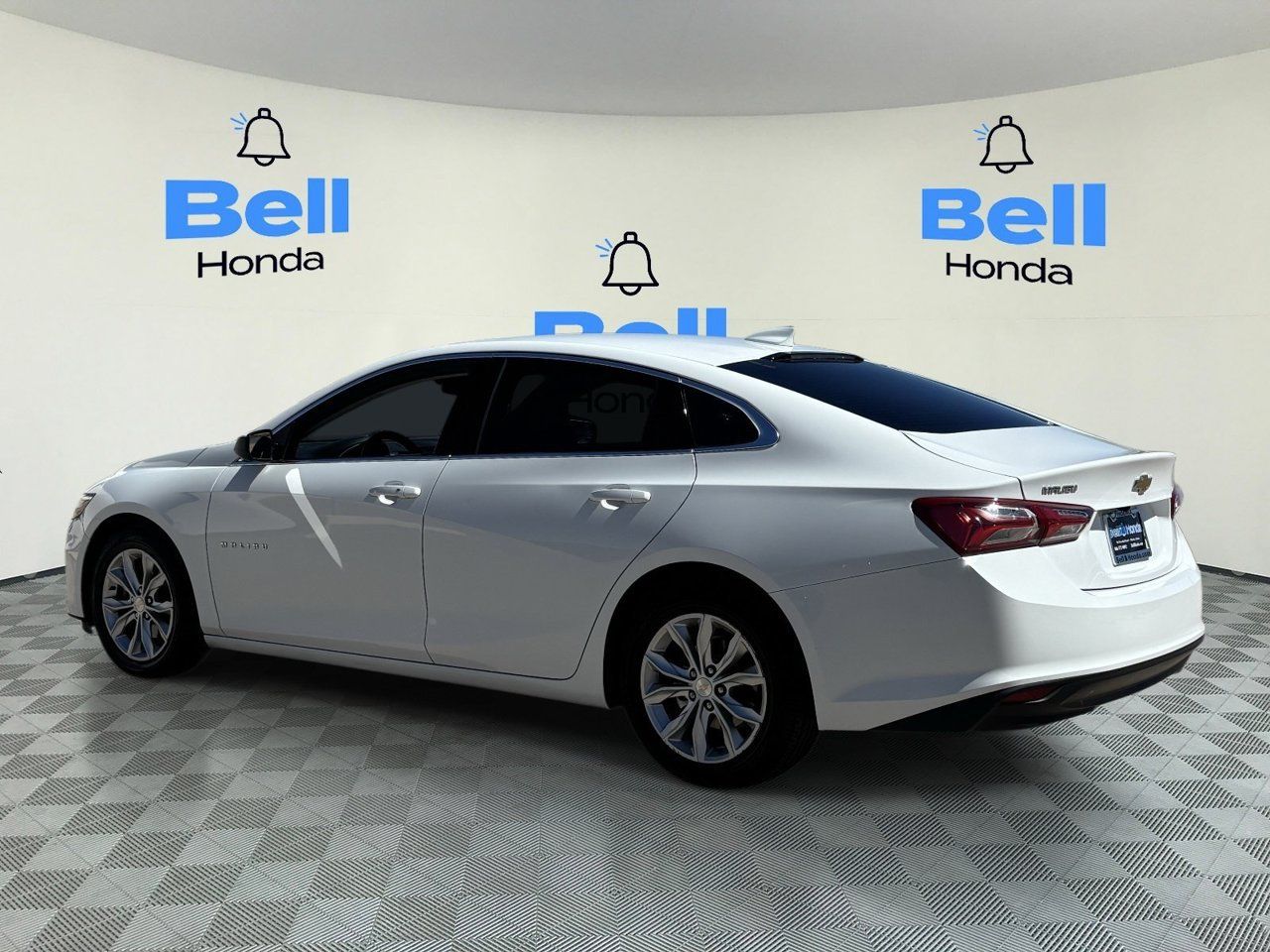 Used 2023 Chevrolet Malibu LT FWD image 3