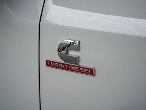 Used 2026 RAM 2500 Laramie AWD/4WD image 11