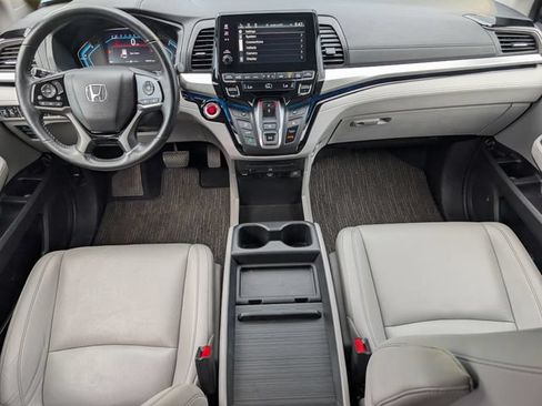 Used 2023 Honda Odyssey Touring image 5