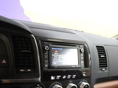 Used 2018 Toyota Sequoia Platinum AWD/4WD image 19