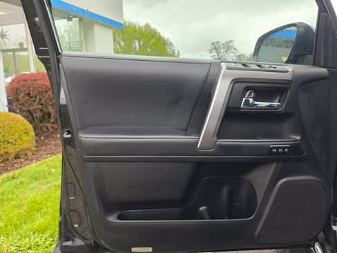 Used 2024 Toyota 4Runner Limited AWD/4WD image 15