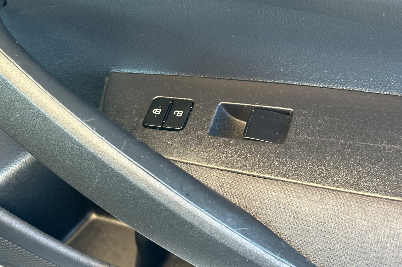 Used 2024 Toyota Corolla LE FWD image 21