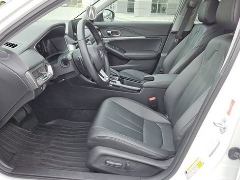Certified 2025 Acura Integra Base image 3