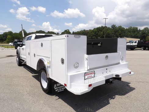 Used 2024 Ford F550 4x4 Crew Cab Super Duty w/ XLT Value Package image 5