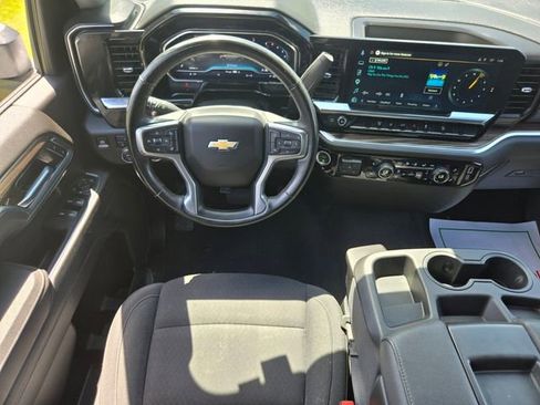 Used 2025 Chevrolet Silverado 2500 LT AWD/4WD image 11