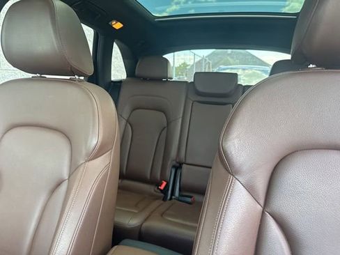 Used 2017 Audi Q5 2.0T Premium Plus w/ Technology Package AWD/4WD image 23