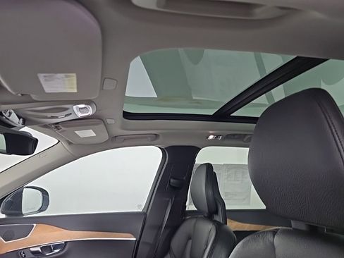 Used 2021 Volvo XC90 T6 Momentum w/ Climate Package image 20