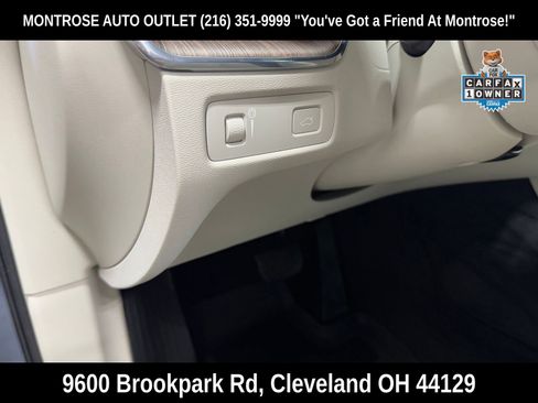 Used 2022 Volvo XC60 B5 Momentum image 16