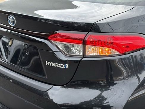 Certified 2022 Toyota Corolla LE image 5