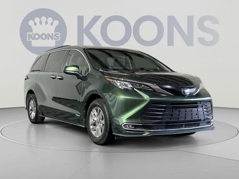 Used 2021 Toyota Sienna XLE FWD image 10