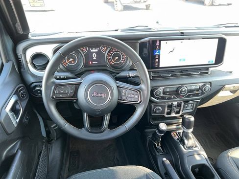 Used 2024 Jeep Wrangler Unlimited Sport image 16